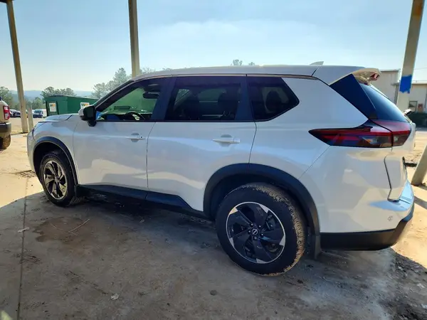 JN8BT3BA5RW005684 2024 NISSAN ROGUE - Image 2