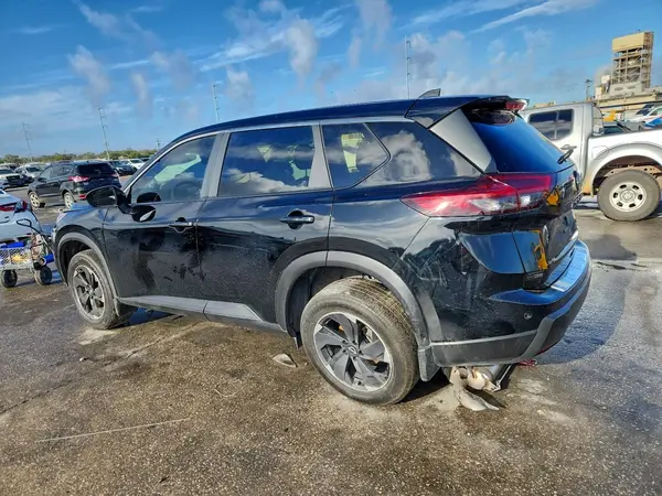 JN8BT3BA5RW356059 2024 NISSAN ROGUE - Image 2