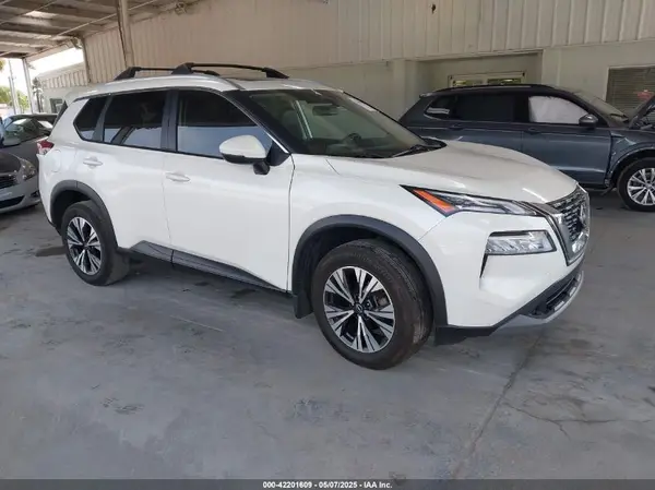 JN8BT3BA6NW042902 2022 NISSAN ROGUE - Image 1