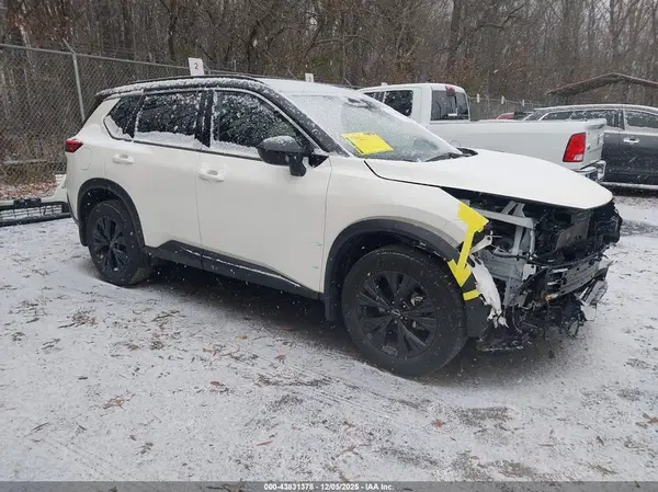 JN8BT3BA6PW011359 2023 NISSAN ROGUE - Image 1