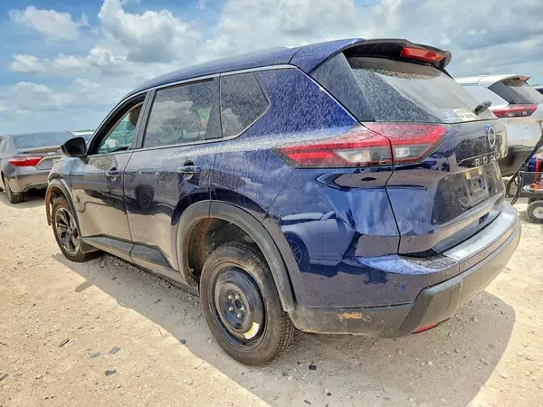 JN8BT3BA6RW359519 2024 NISSAN ROGUE - Image 2