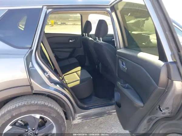 2025 NISSAN ROGUE auction photo 8