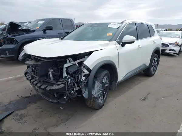 JN8BT3BA7PW429557 2023 NISSAN ROGUE - Image 2