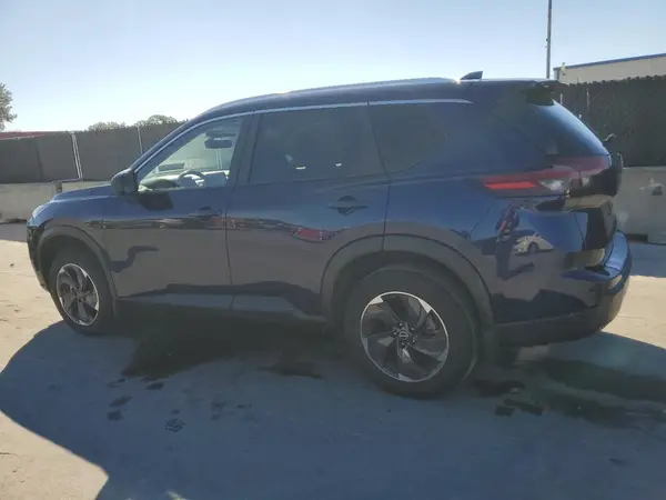JN8BT3BA7RW001104 2024 NISSAN ROGUE - Image 2