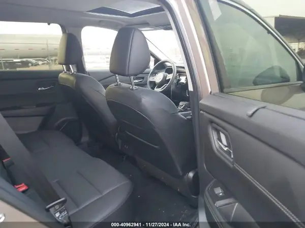 JN8BT3BA7RW004388 2024 NISSAN ROGUE - Image 8