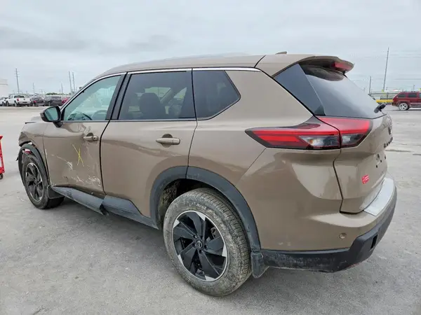 JN8BT3BA7RW360307 2024 NISSAN ROGUE - Image 2