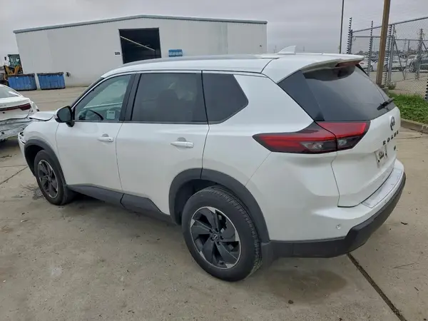 JN8BT3BA8RW003668 2024 NISSAN ROGUE - Image 2