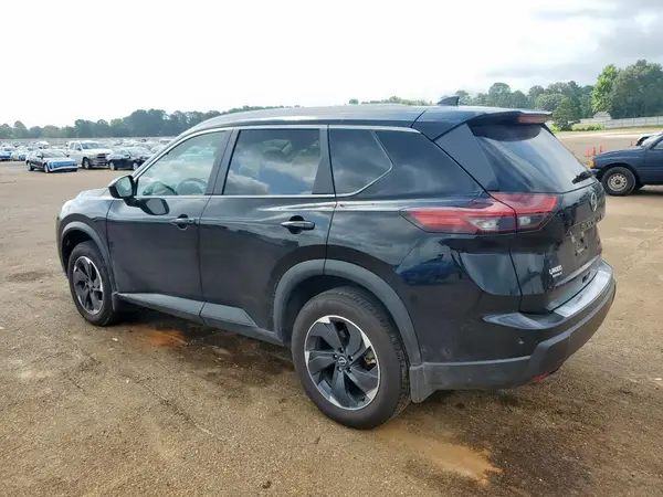 JN8BT3BA8RW004061 2024 NISSAN ROGUE - Image 2
