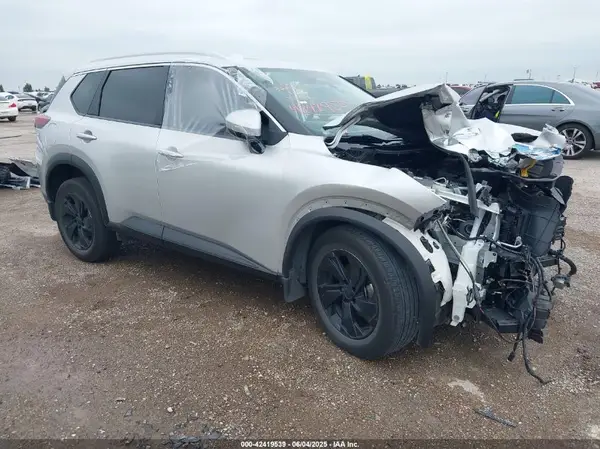 JN8BT3BA8RW357061 2024 NISSAN ROGUE - Image 1