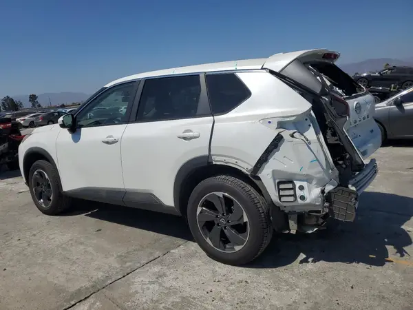 JN8BT3BA9RW350832 2024 NISSAN ROGUE - Image 2
