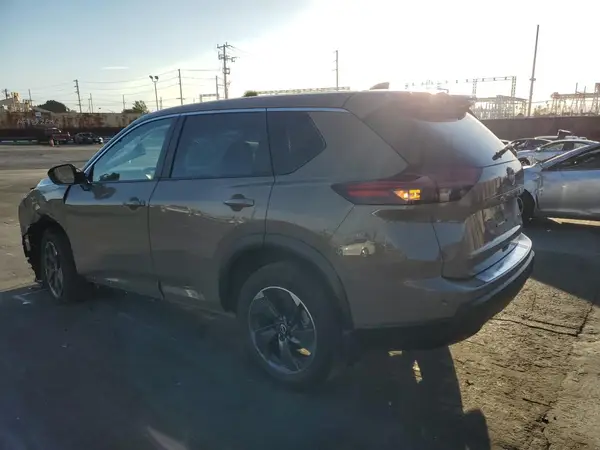 JN8BT3BAXRW357711 2024 NISSAN ROGUE - Image 2