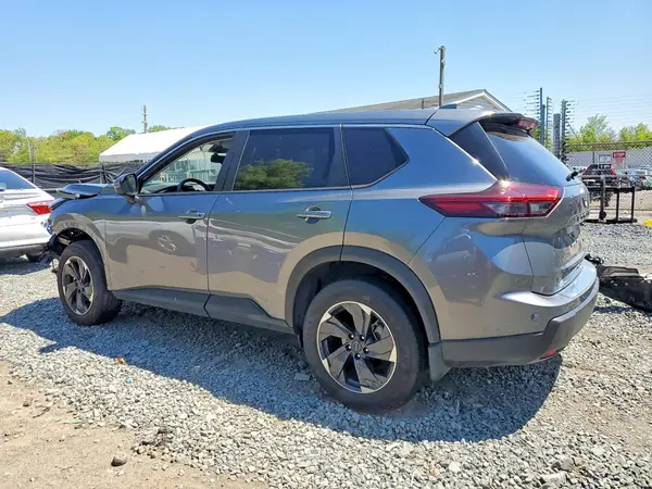 JN8BT3BAXRW360821 2024 NISSAN ROGUE - Image 2