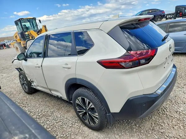 JN8BT3BB0PW357772 2023 NISSAN ROGUE - Image 2