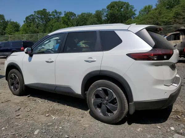 JN8BT3BB0RW178778 2024 NISSAN ROGUE - Image 2