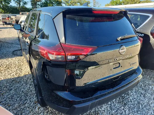 JN8BT3BB0RW183611 2024 NISSAN ROGUE - Image 2