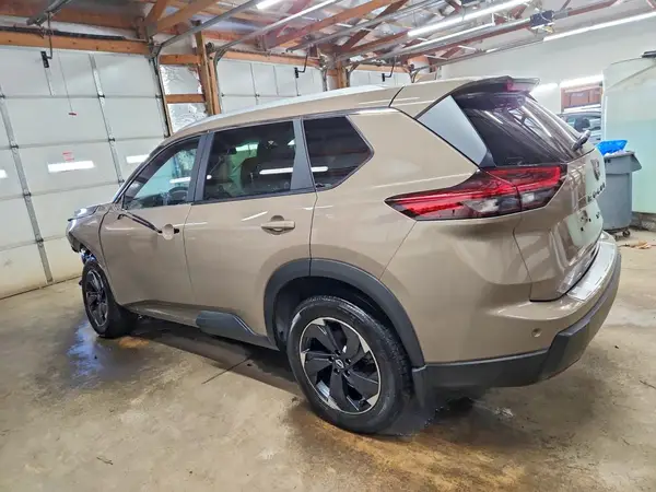 JN8BT3BB0RW284194 2024 NISSAN ROGUE - Image 2
