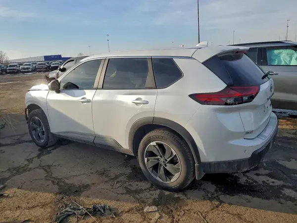 JN8BT3BB0RW425541 2024 NISSAN ROGUE - Image 2
