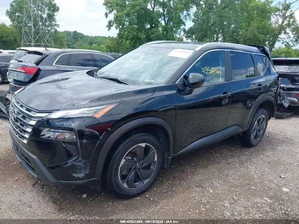 JN8BT3BB0RW426415 2024 NISSAN ROGUE - Image 2