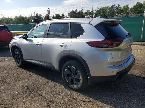 JN8BT3BB0RW433476 2024 NISSAN ROGUE - Image 2