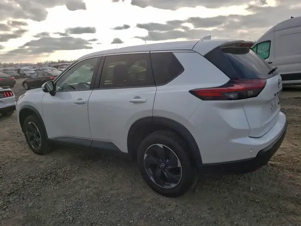 JN8BT3BB0RW434658 2024 NISSAN ROGUE - Image 2