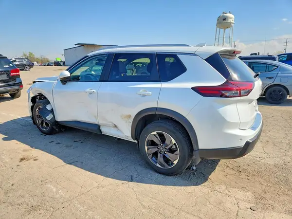 JN8BT3BB0RW435387 2024 NISSAN ROGUE - Image 2