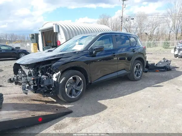 JN8BT3BB0RW435678 2024 NISSAN ROGUE - Image 2