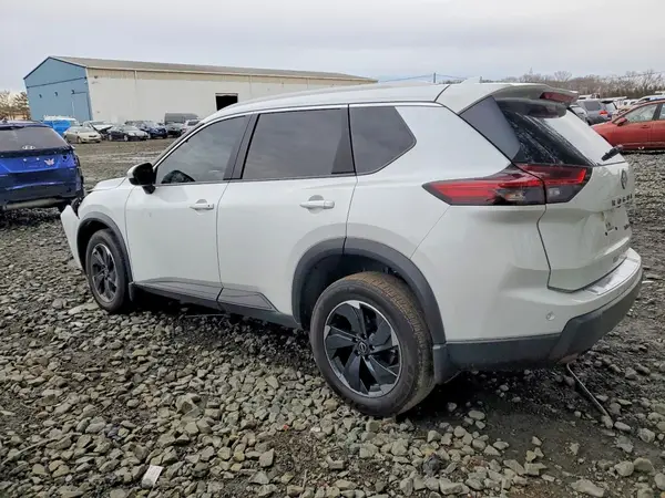 JN8BT3BB0RW442145 2024 NISSAN ROGUE - Image 2