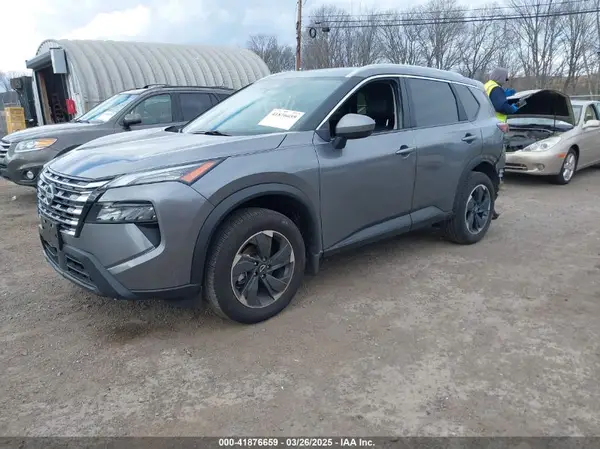JN8BT3BB0RW444462 2024 NISSAN ROGUE - Image 2