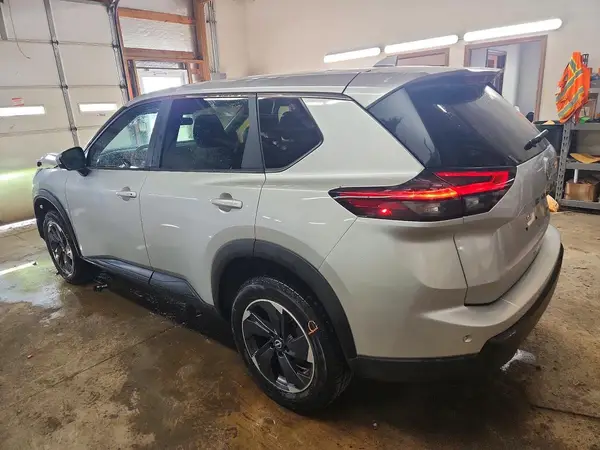 JN8BT3BB0SW421284 2025 NISSAN ROGUE - Image 2