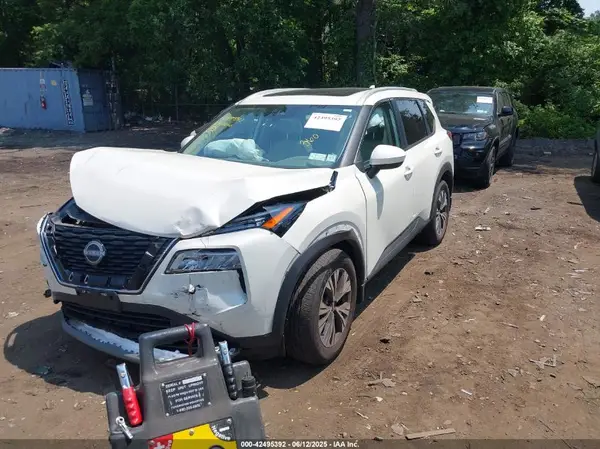 JN8BT3BB1PW492968 2023 NISSAN ROGUE - Image 2