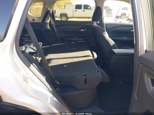 JN8BT3BB1RW438105 2024 NISSAN ROGUE - Image 8