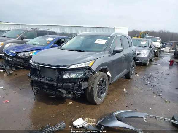 JN8BT3BB1RW445703 2024 NISSAN ROGUE - Image 2