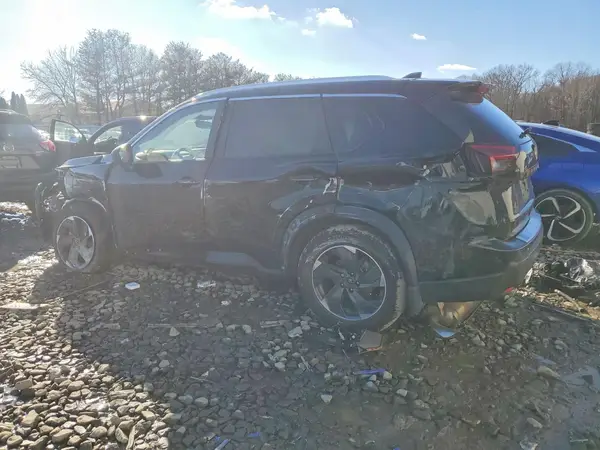 JN8BT3BB2RW173033 2024 NISSAN ROGUE - Image 2