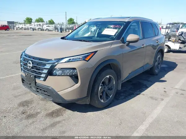 JN8BT3BB2RW431924 2024 NISSAN ROGUE - Image 2
