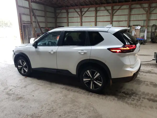 JN8BT3BB2RW434659 2024 NISSAN ROGUE - Image 2