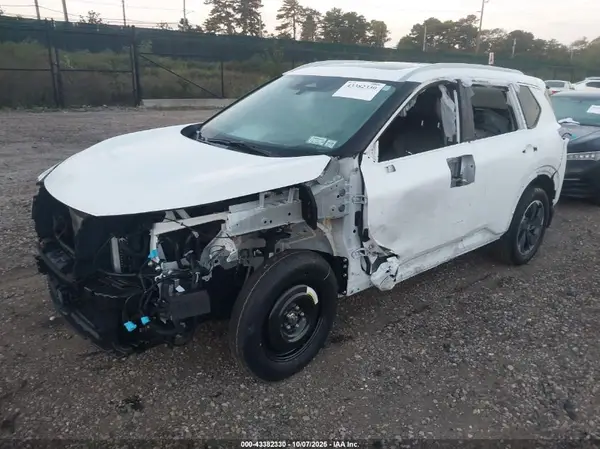 JN8BT3BB2RW435973 2024 NISSAN ROGUE - Image 2