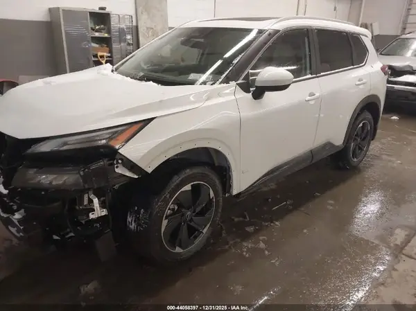 JN8BT3BB2SW144735 2025 NISSAN ROGUE - Image 2