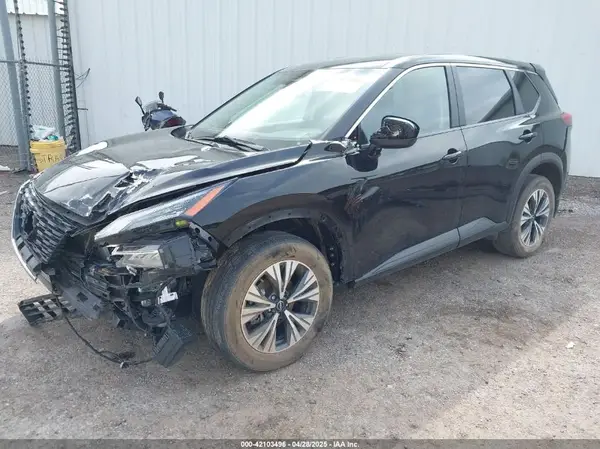 JN8BT3BB4PW472326 2023 NISSAN ROGUE - Image 2