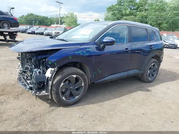JN8BT3BB4RW283985 2024 NISSAN ROGUE - Image 2