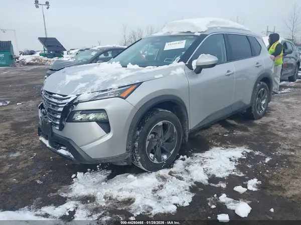 JN8BT3BB5RW170367 2024 NISSAN ROGUE - Image 2