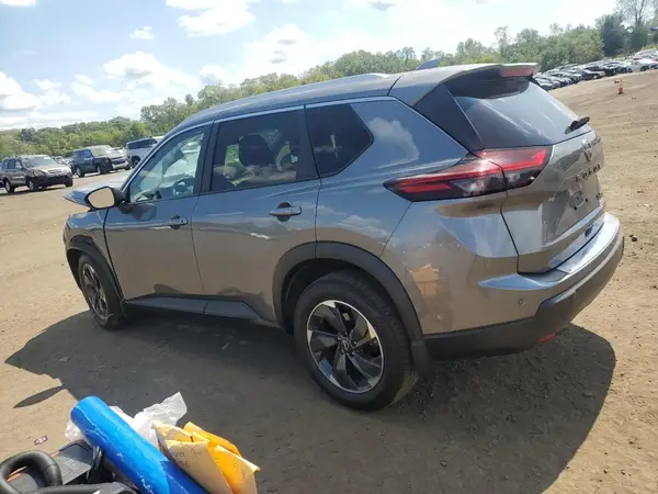JN8BT3BB5RW172782 2024 NISSAN ROGUE - Image 2