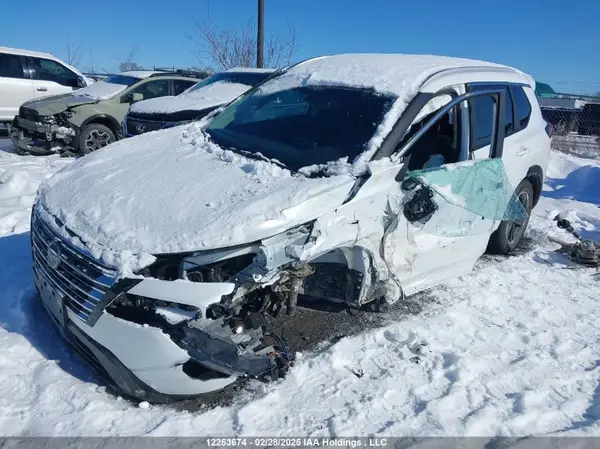 JN8BT3BB5RW182616 2024 NISSAN ROGUE - Image 2