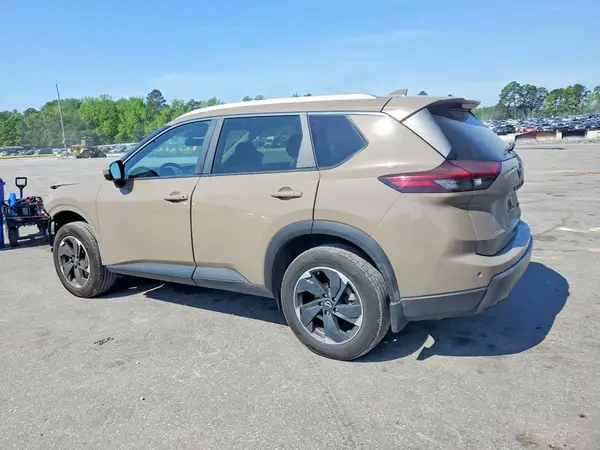 JN8BT3BB5RW291044 2024 NISSAN ROGUE - Image 2
