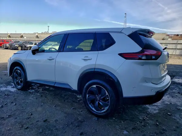 JN8BT3BB5RW422568 2024 NISSAN ROGUE - Image 2