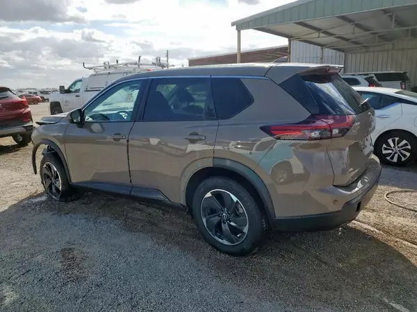 JN8BT3BB5RW423719 2024 NISSAN ROGUE - Image 2
