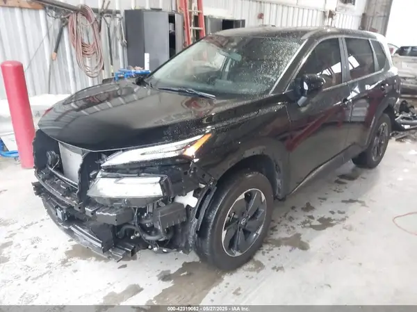 JN8BT3BB5RW425387 2024 NISSAN ROGUE - Image 2