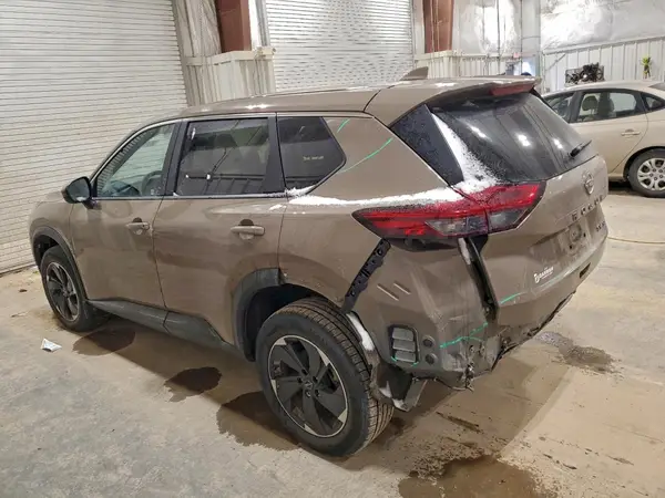 JN8BT3BB5RW425650 2024 NISSAN ROGUE - Image 2