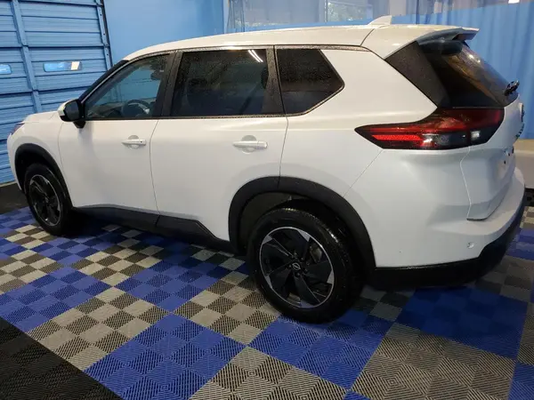 JN8BT3BB5RW434283 2024 NISSAN ROGUE - Image 2