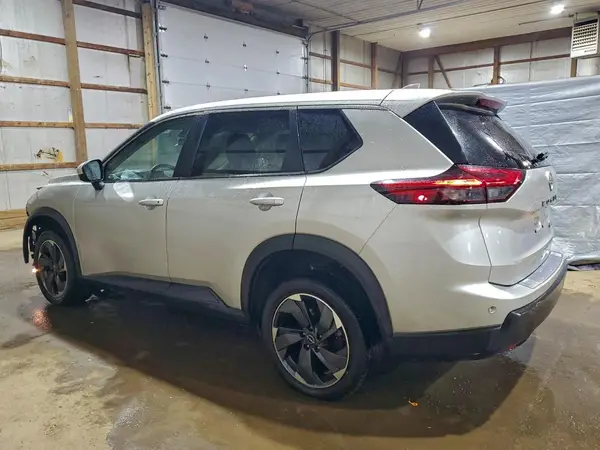 JN8BT3BB5RW436020 2024 NISSAN ROGUE - Image 2