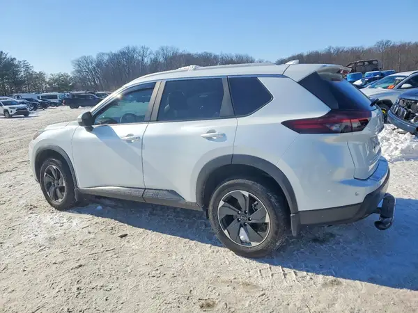 JN8BT3BB5RW437894 2024 NISSAN ROGUE - Image 2